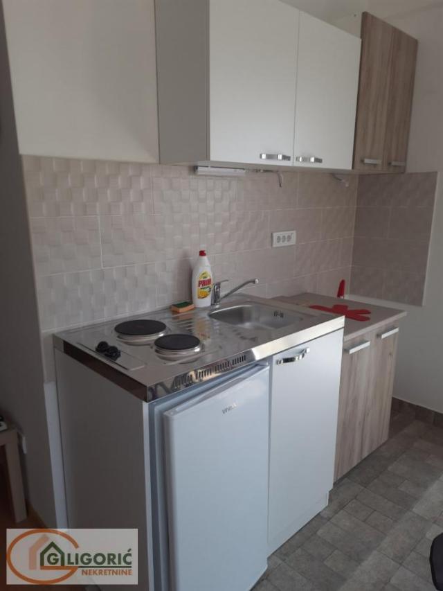 Meterizi-vila sa 11 apartmana-odlična investicija