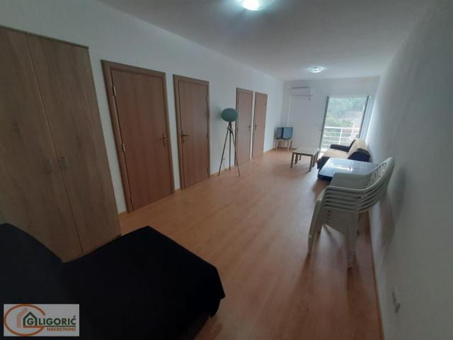 Meterizi-vila sa 11 apartmana-odlična investicija