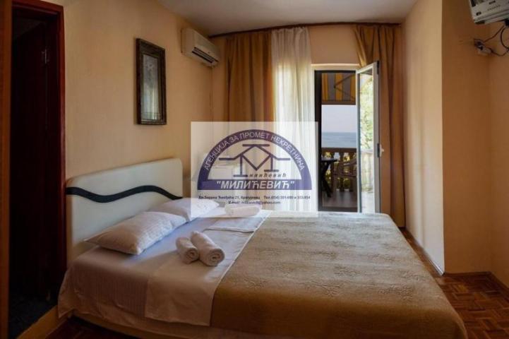 PRELEPA VILA NA SVETOM STEFANU, POGLED NA MORE!
