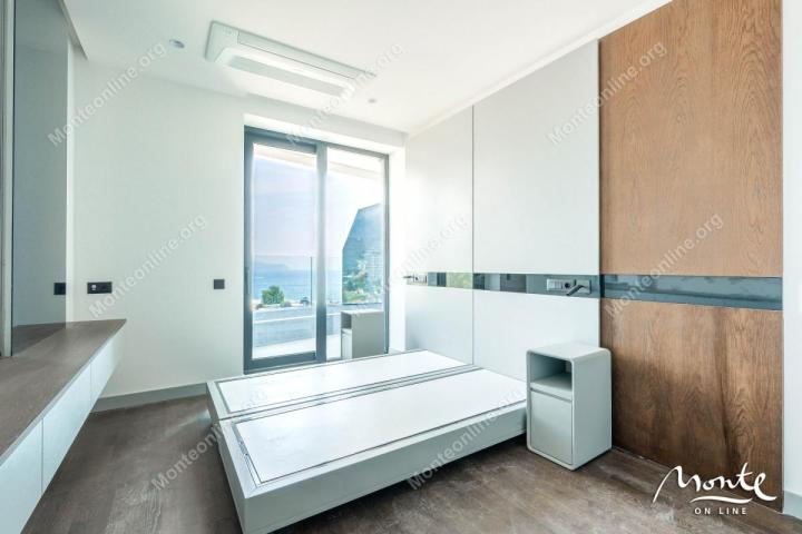 Apartman u premium kompleksu sa panoramskim pogledom na more u Bečićima