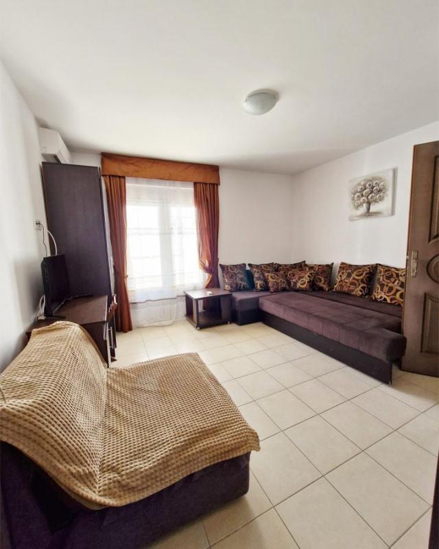 Aparthotel sa 8 apartmana 400 metara od plaže u Velikom Pijesku