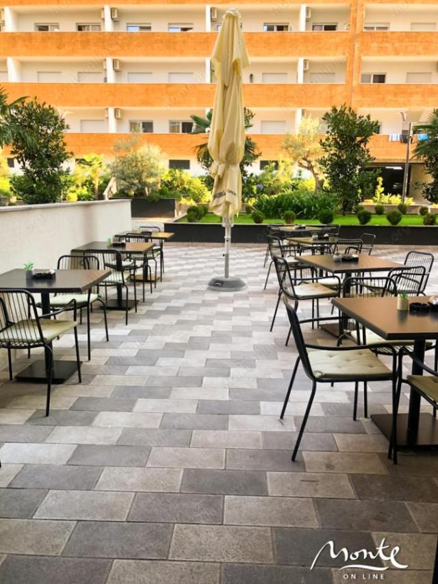 Poslovni prostor za restoran u novom kompleksu, Budva