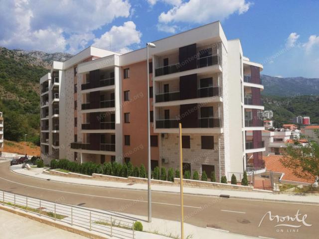 Prostran studio apartman s pogledom na more u Bečićima