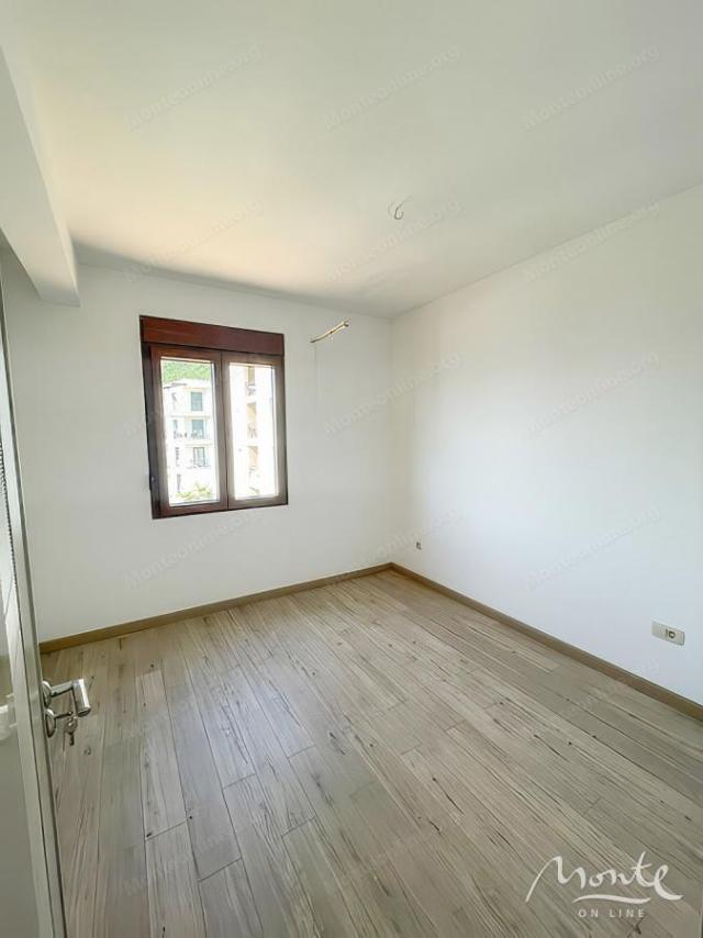 Dvosoban stan u kompleksu sa bazenom u Kumboru, Herceg Novi