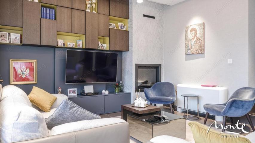 MODERNA, MODERNA VILA U DOBROTI 2 MINUTE OD MORA
