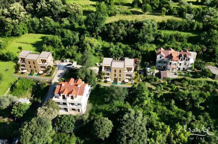Jednosoban stan s pogledom na more i parkingom u Stolivu