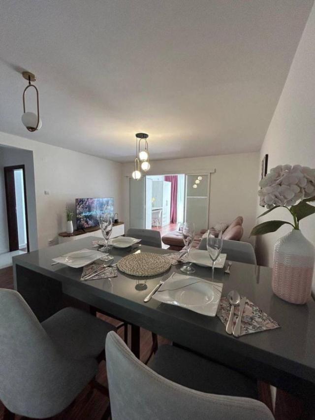 Apartmani u živopisnom Petrovcu na Budvanskoj rivijeri