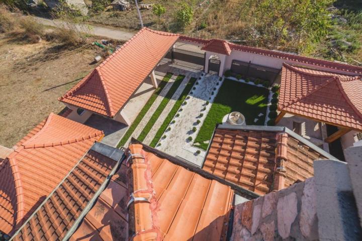 Ugodna kuća u živopisnom naselju Donji Kokoti, Podgorica