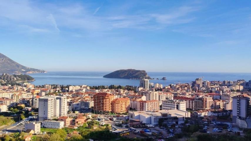 Stan sa 2 spavaće sobe u novom stambenom kompleksu sa luksuznom infrastrukturom u Budvi