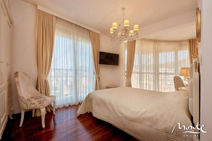 EKSKLUZIVAN, DIZAJNERSKI PENTHOUSE SA 3 SPAVAĆE SOBE U BEČIĆIMA
