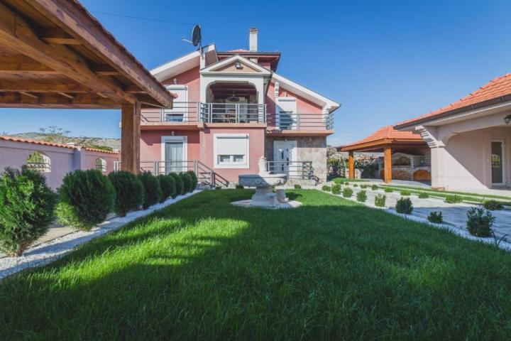 Ugodna kuća u živopisnom naselju Donji Kokoti, Podgorica