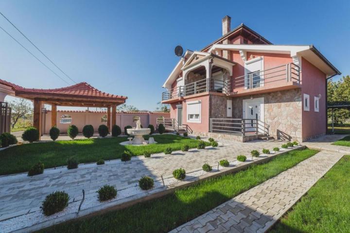 Ugodna kuća u živopisnom naselju Donji Kokoti, Podgorica