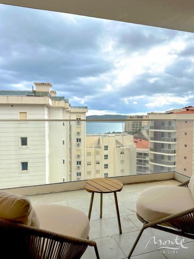 Luksuzni dvosobni apartman s pogledom na more u Bečićima