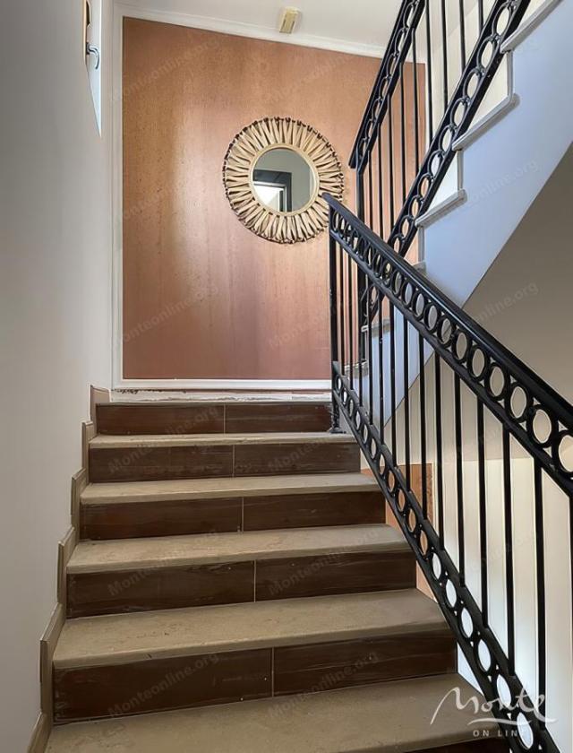 Dvosoban stan u kompleksu sa bazenom u Kumboru, Herceg Novi