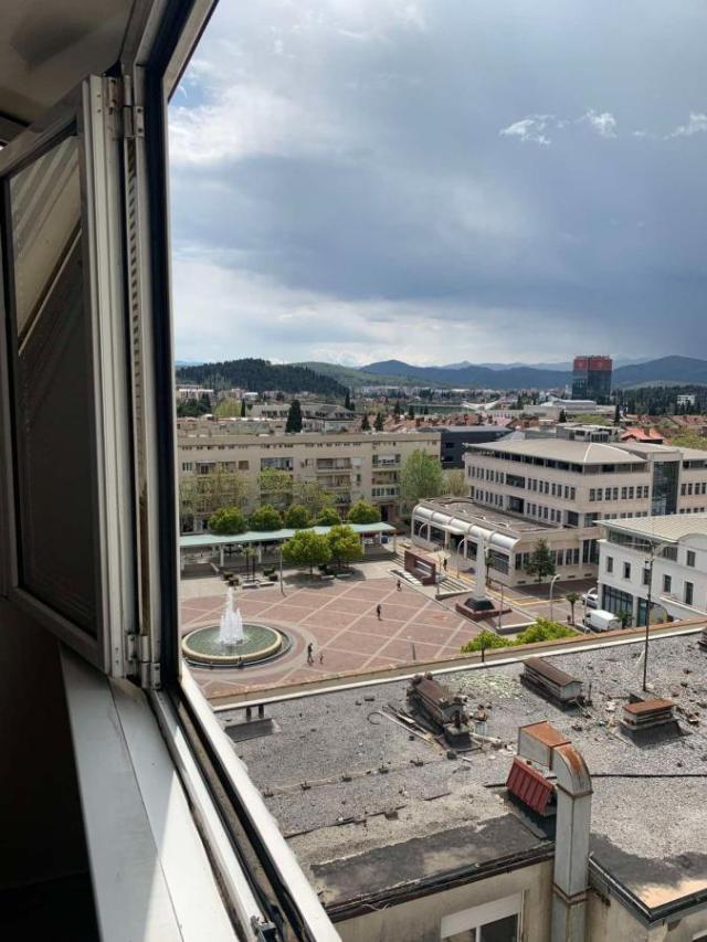Stan sa 3 spavaće sobe u strogom centru Podgorice