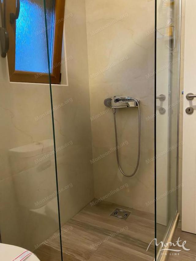 Moderna apartmanska vila sa 4 zvjezdice u centru Kolašina