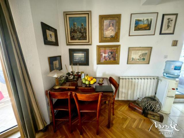 Dvoetažni trosoban stan u Podgorici