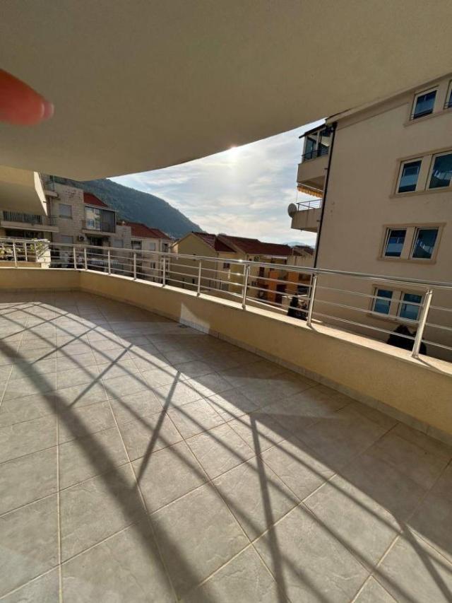 Apartmani u živopisnom Petrovcu na Budvanskoj rivijeri