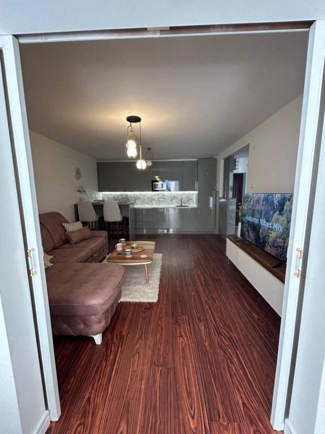 Apartmani u živopisnom Petrovcu na Budvanskoj rivijeri