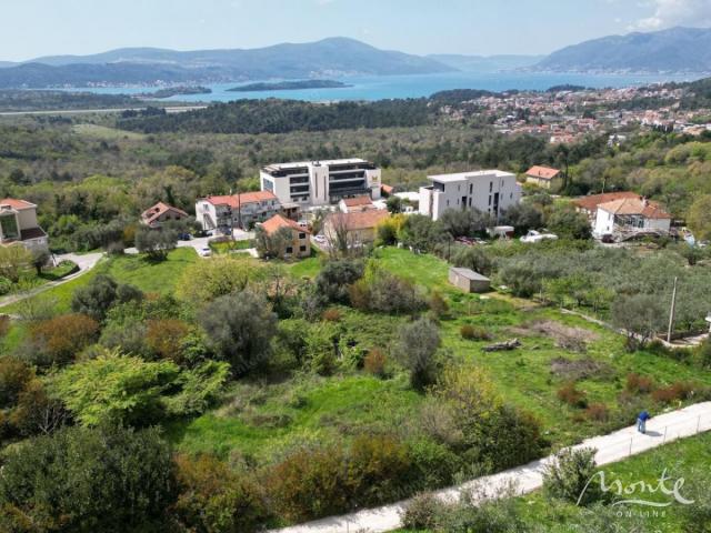 Najbolja parcela u Tivtu sa prekrasnim pogledom na more