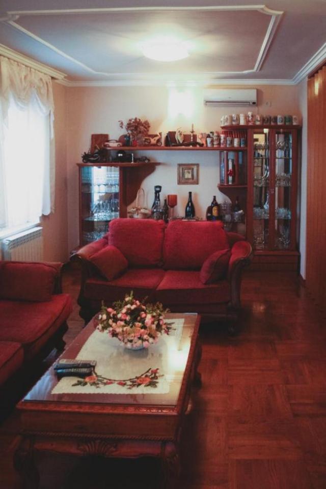 Ugodna kuća u živopisnom naselju Donji Kokoti, Podgorica