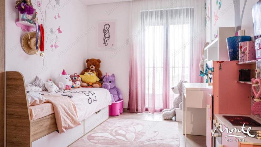 MODERNA, MODERNA VILA U DOBROTI 2 MINUTE OD MORA