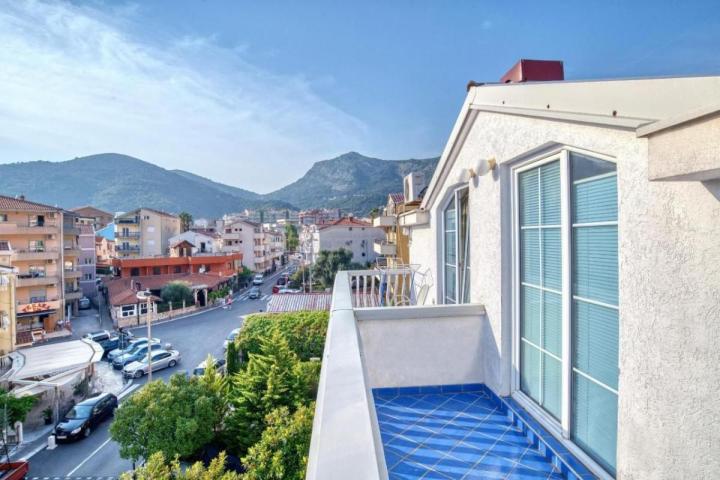Mini hotel u centru Budve sa visokim prihodima i velikim potencijalom