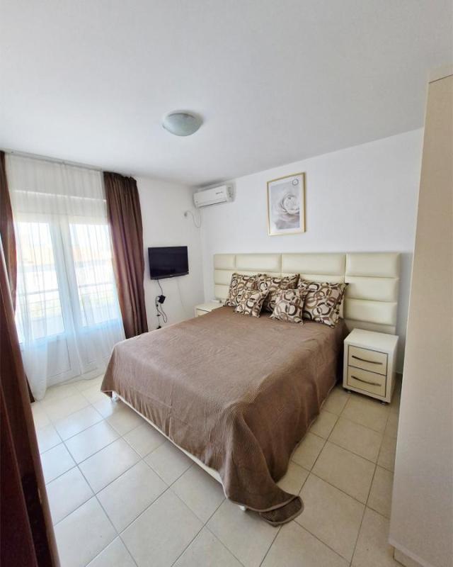 Aparthotel sa 8 apartmana 400 metara od plaže u Velikom Pijesku