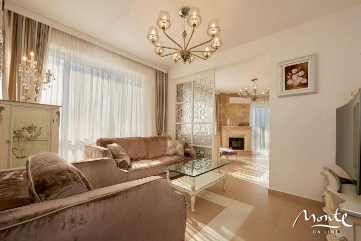 EKSKLUZIVAN, DIZAJNERSKI PENTHOUSE SA 3 SPAVAĆE SOBE U BEČIĆIMA