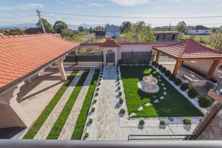 Ugodna kuća u živopisnom naselju Donji Kokoti, Podgorica