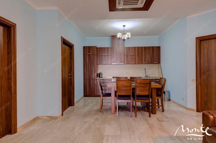 Vila sa bazenom na 1. redu u Stolivu