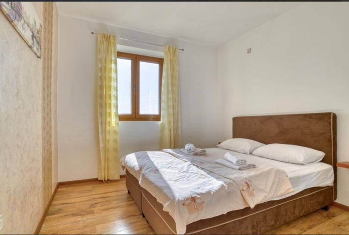 Autentična kamena vila sa bazenom i panoramskim pogledom
