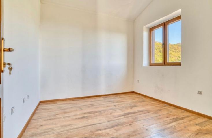 Autentična kamena vila sa bazenom i panoramskim pogledom