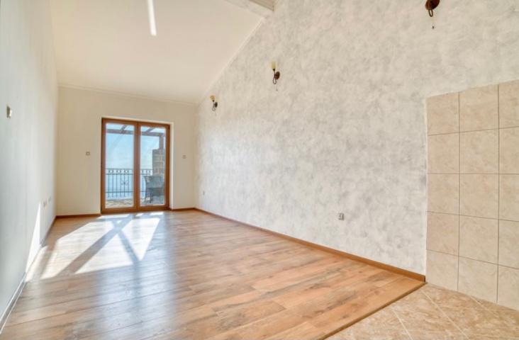 Autentična kamena vila sa bazenom i panoramskim pogledom