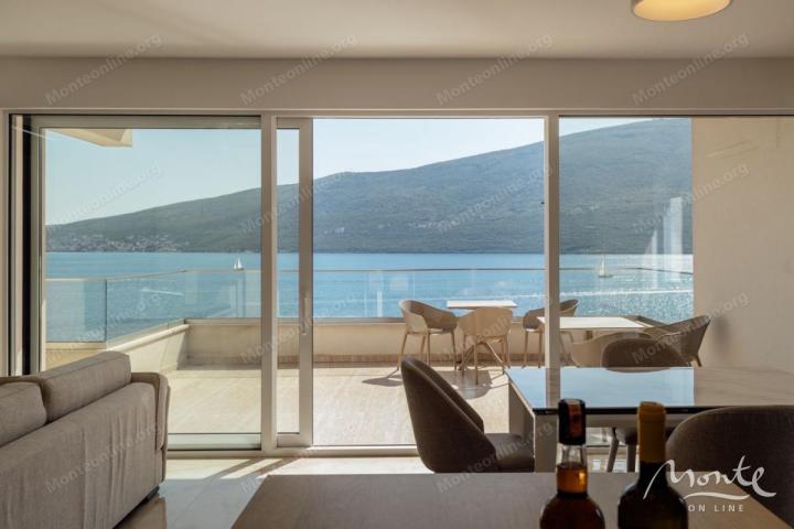 Stan sa 2 spavaće sobe, pogledom na more i saunom u luksuznom kompleksu u Baošićima, Herceg Novi