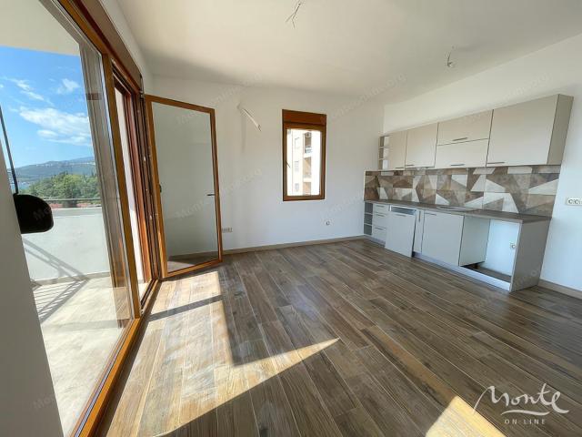 Dvosoban stan u kompleksu sa bazenom u Kumboru, Herceg Novi