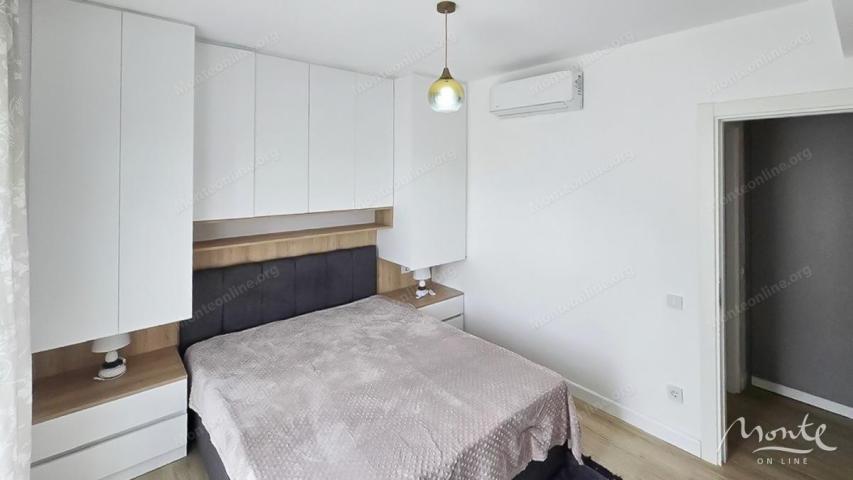 Porodični apartman sa dvije spavaće sobe, terasom i bazenom — Tivat, Kava