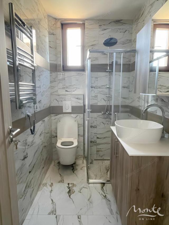 Dvosoban stan u kompleksu sa bazenom u Kumboru, Herceg Novi