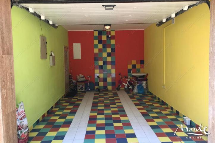 Moderna vila na prvoj liniji sa bazenom i panoramskim pogledom na more u Utehi
