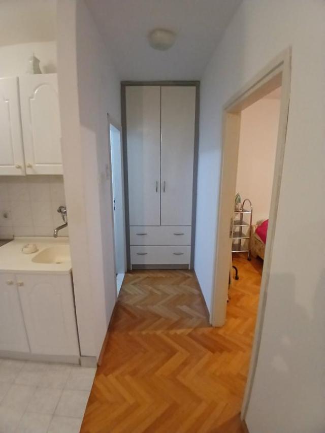 Udoban apartman u Budvi - samo 700 m od mora