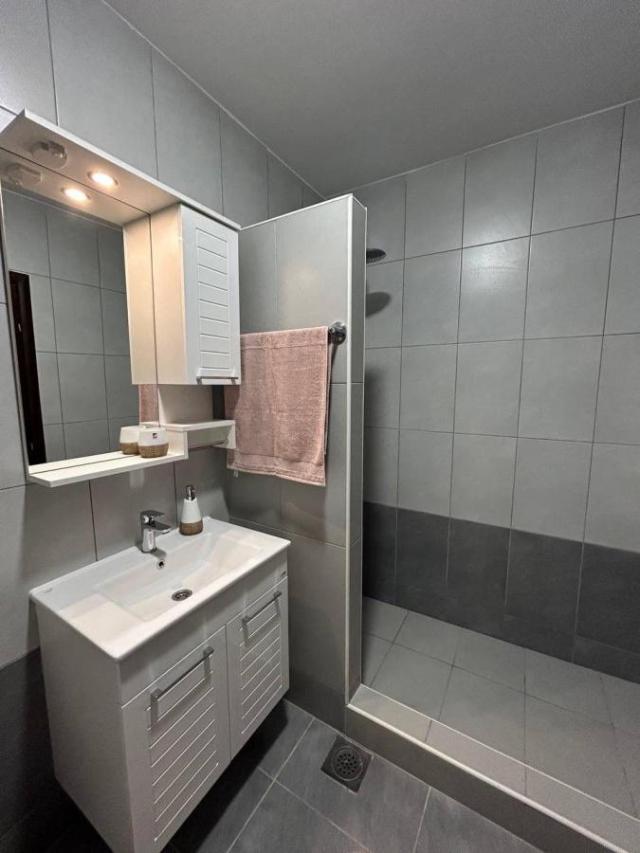 Apartmani u živopisnom Petrovcu na Budvanskoj rivijeri