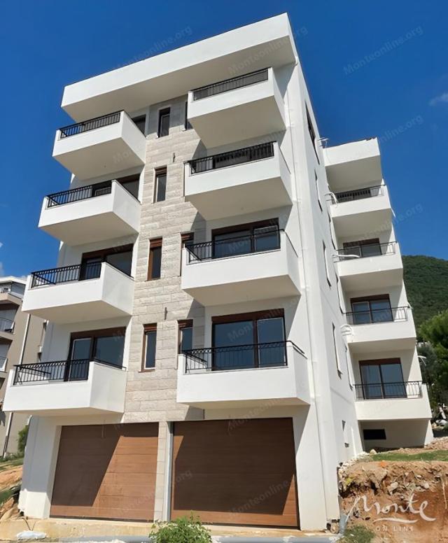 Dvosoban stan u kompleksu sa bazenom u Kumboru, Herceg Novi
