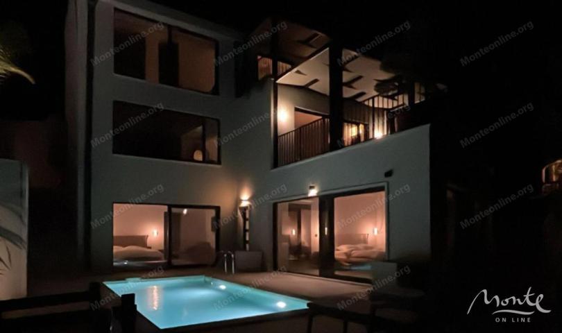 Luksuzna vila u Pržnu s bazenom i pogledom na more