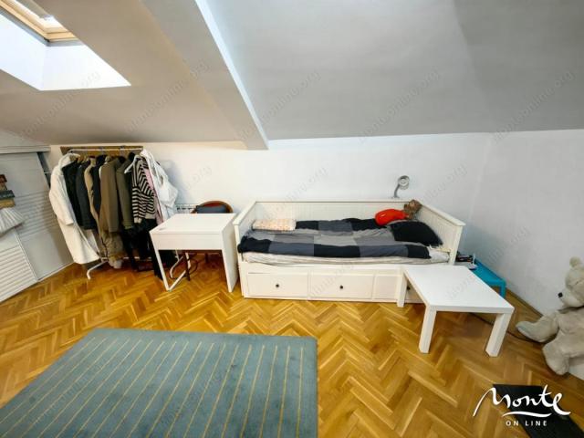 Dvoetažni trosoban stan u Podgorici