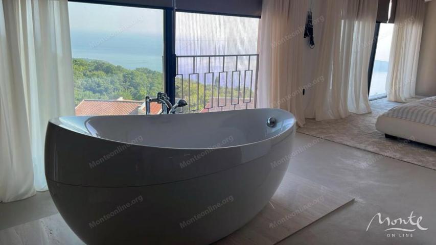 Luksuzna vila u Pržnu s bazenom i pogledom na more