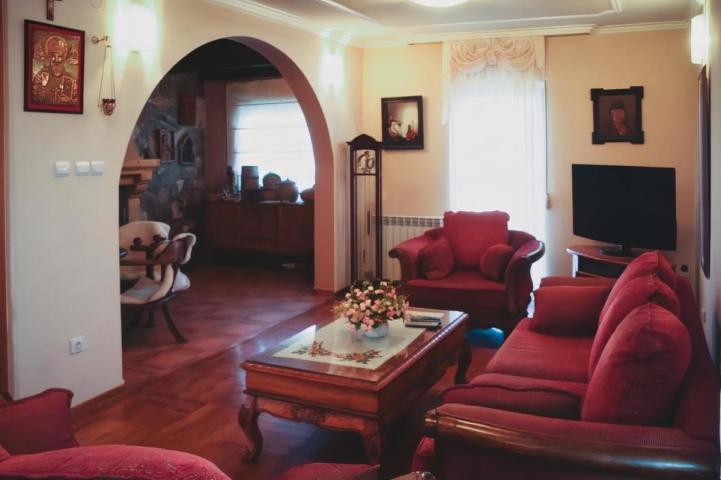 Ugodna kuća u živopisnom naselju Donji Kokoti, Podgorica
