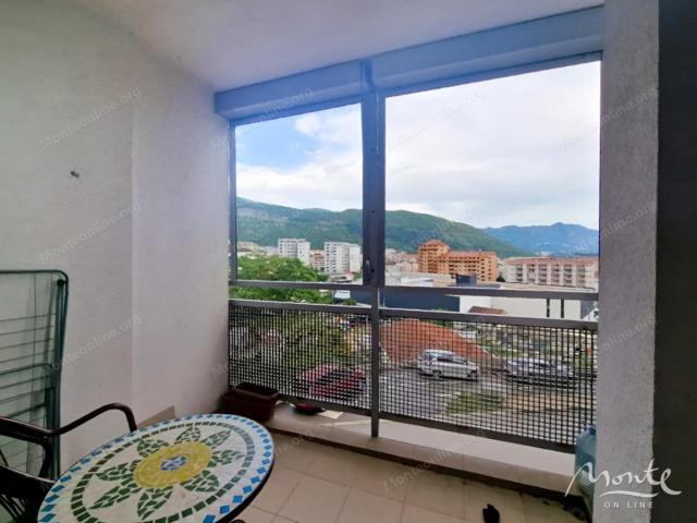 Udoban stan u novoj visokokvalitetnoj zgradi u naselju Dubovica, Budva