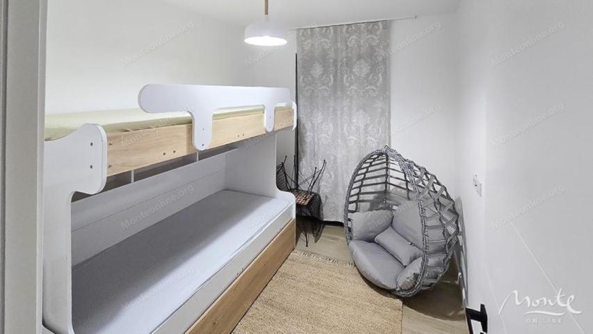 Porodični apartman sa dvije spavaće sobe, terasom i bazenom — Tivat, Kava