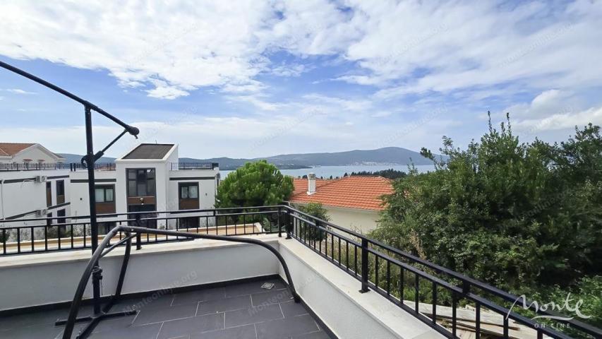 Porodični apartman sa dvije spavaće sobe, terasom i bazenom — Tivat, Kava