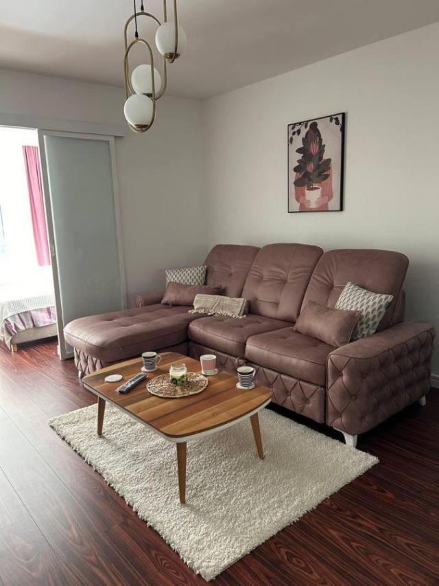 Apartmani u živopisnom Petrovcu na Budvanskoj rivijeri